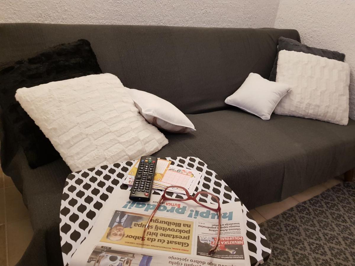 Casa Nostra II Lägenhet Funtana Exteriör bild