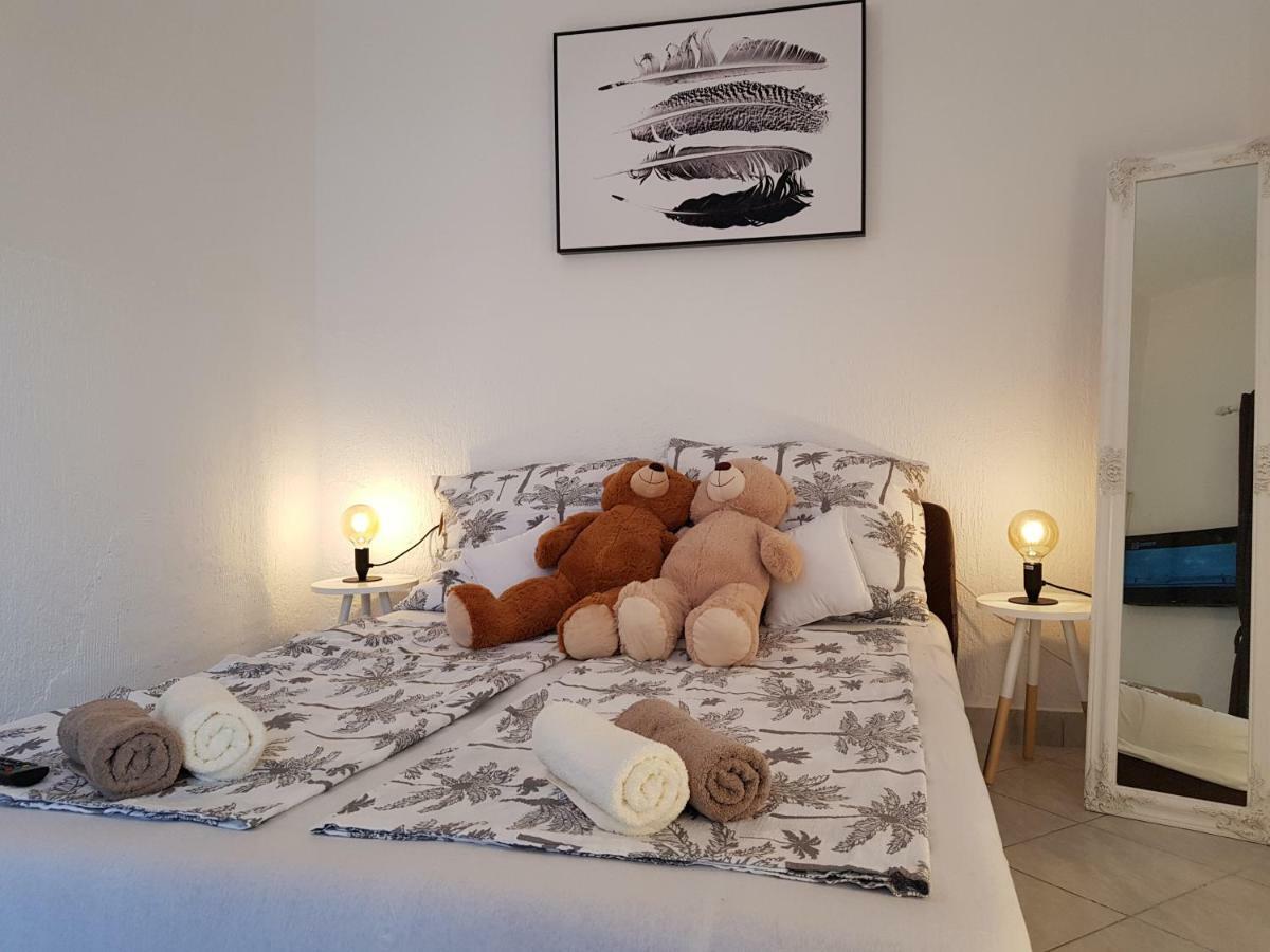 Casa Nostra II Lägenhet Funtana Exteriör bild